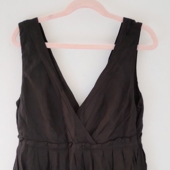 GAP Sleeveless black dress V-neck, Empire Waist Pleated Women size 0 - Picture 3 of 5